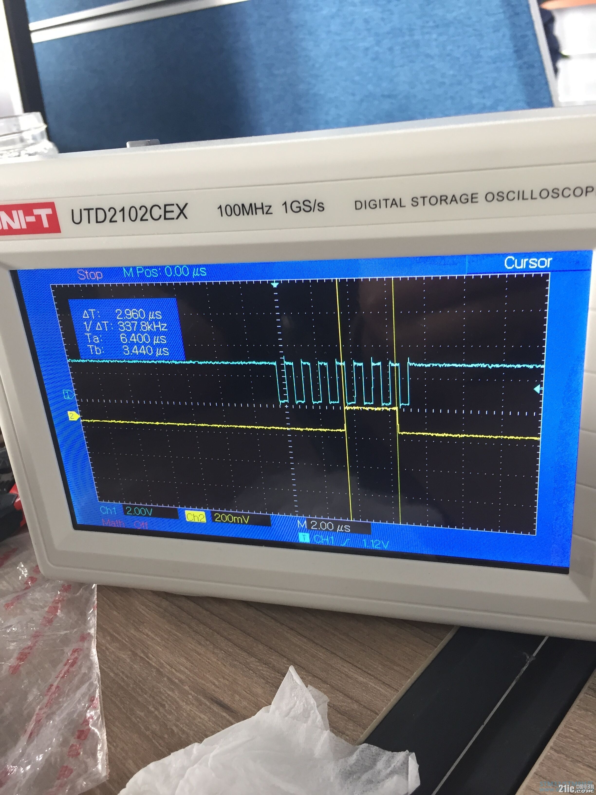 101344na6x5v46282h9a92.jpg