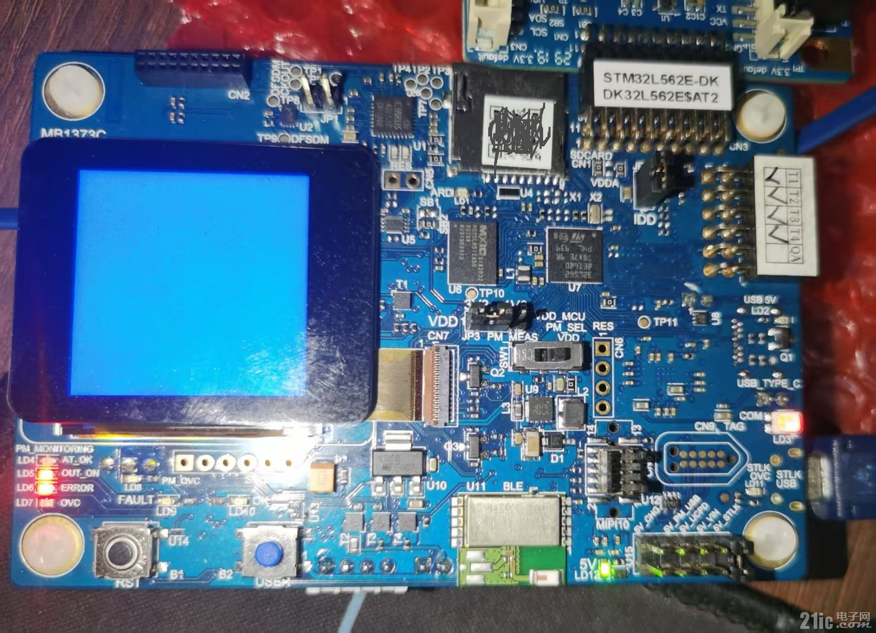 7_LCD_Blue.png